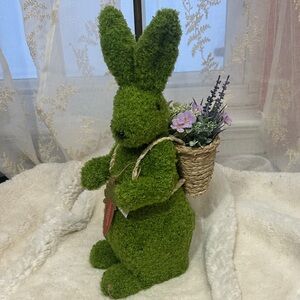 Gardeners Eden green rabbit with flower basket decor